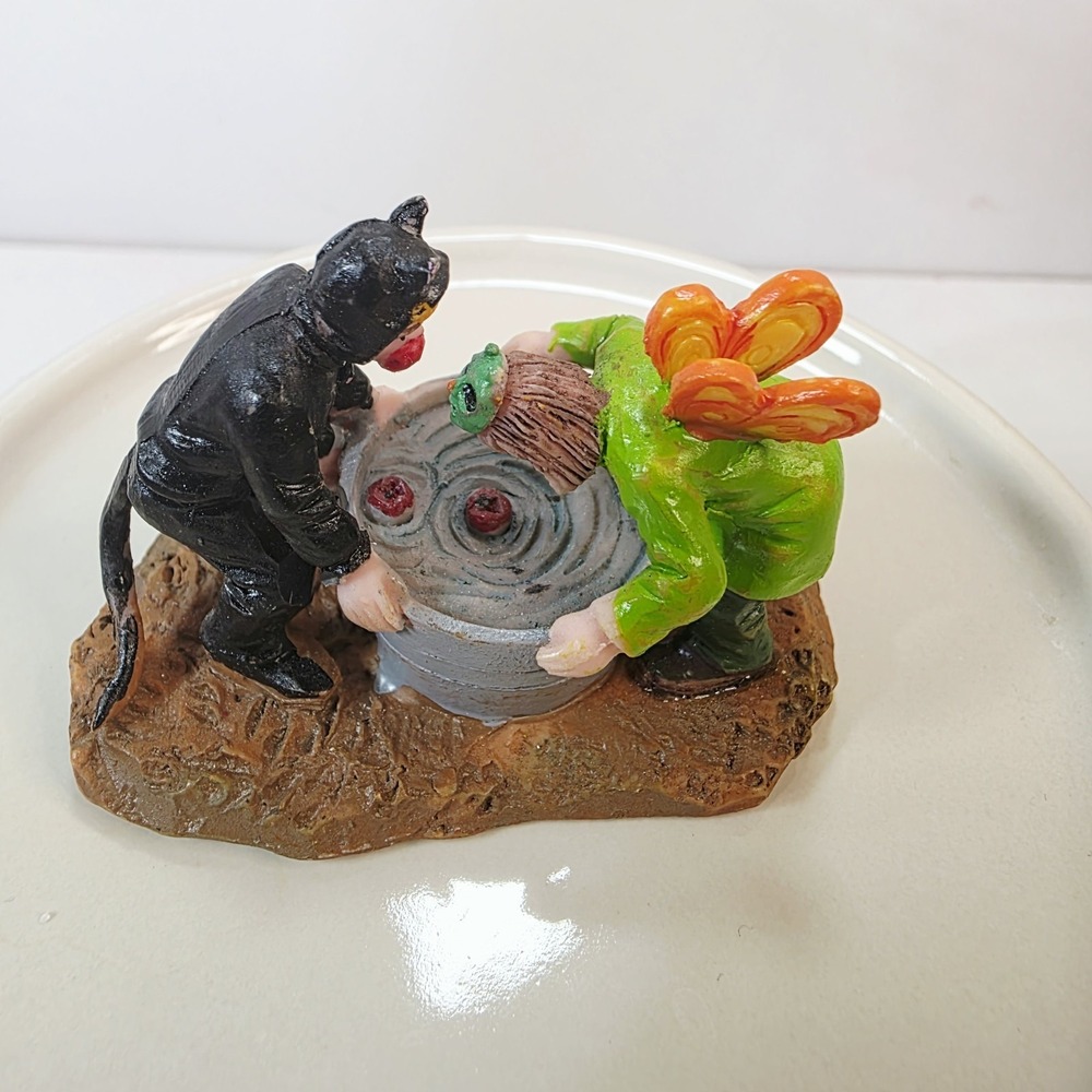 Lemax Spooky Town Halloween Village Figurine # 52008 Apple Bobbing Accessory